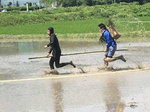 メインイベントである「どろんこレース」の様子 メインイベントである「どろんこレース」の様子